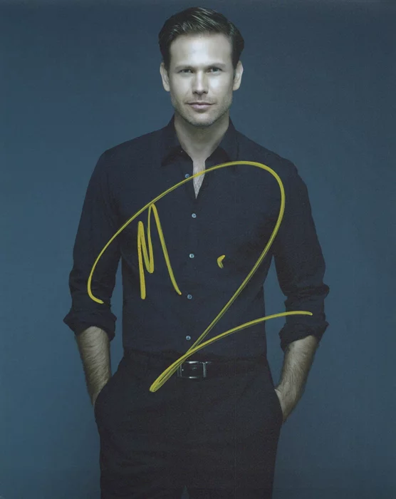 Matthew Davis autograph