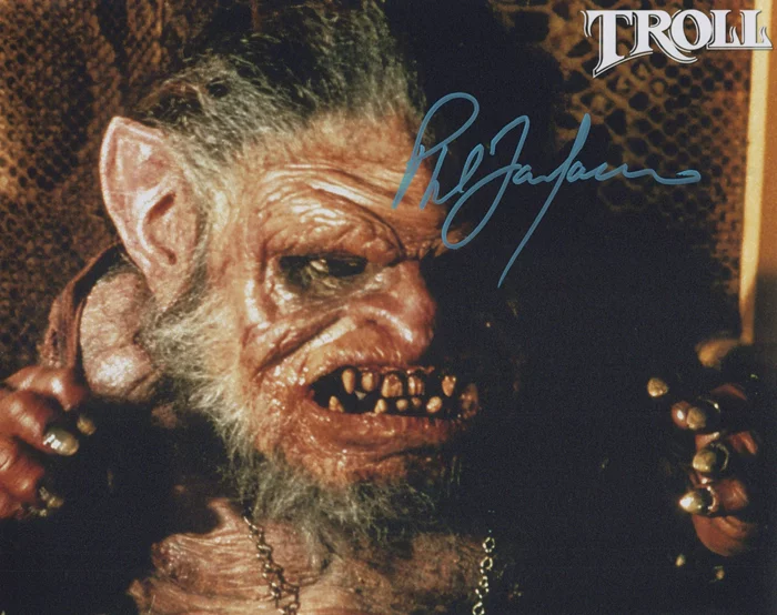 Phil Fondacaro autograph