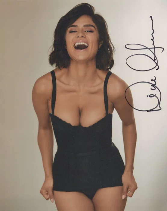 Diane Guerrero autograph