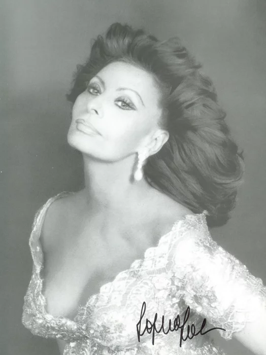 Sophia Loren autograph