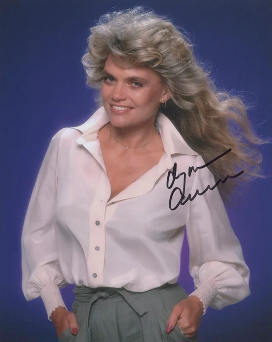 Dyan Cannon autograph