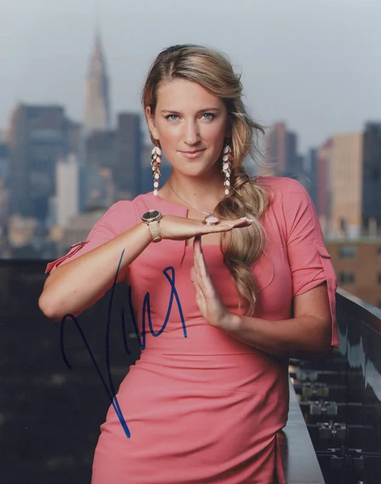 Victoria Azarenka autograph