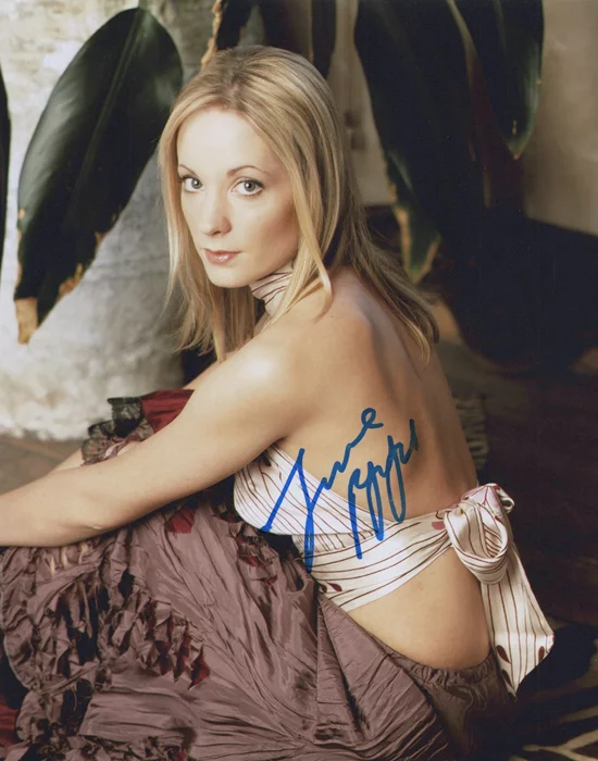 Joanne Froggatt autograph