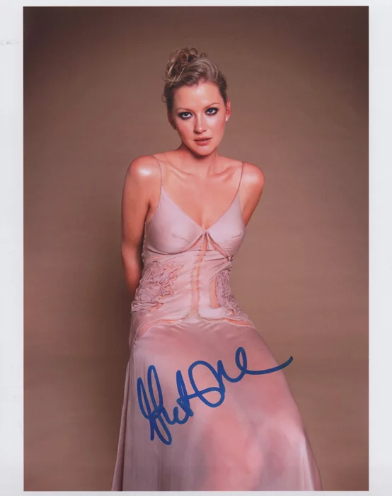 Gretchen Mol autograph