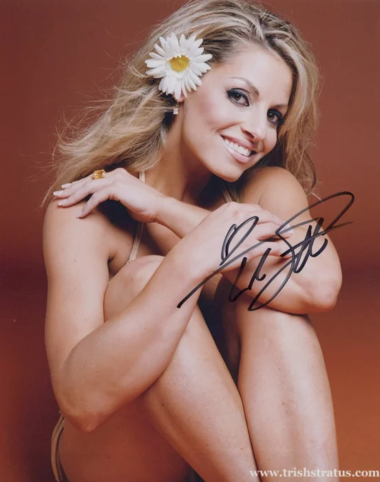 Trish Stratus autograph