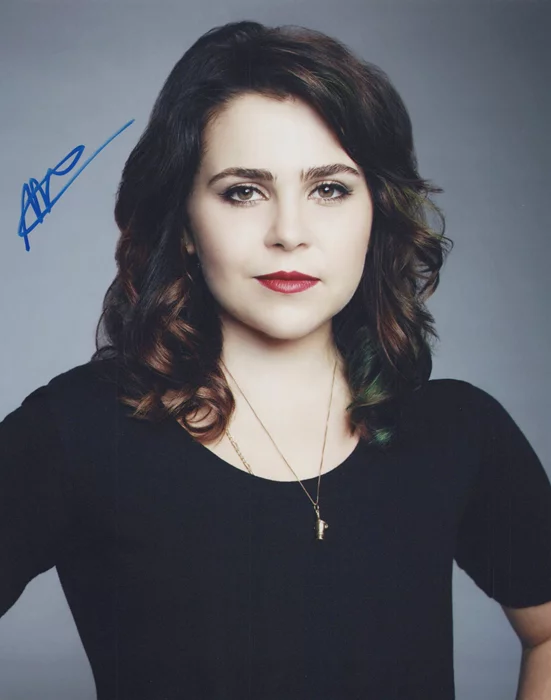 Mae Whitman autograph