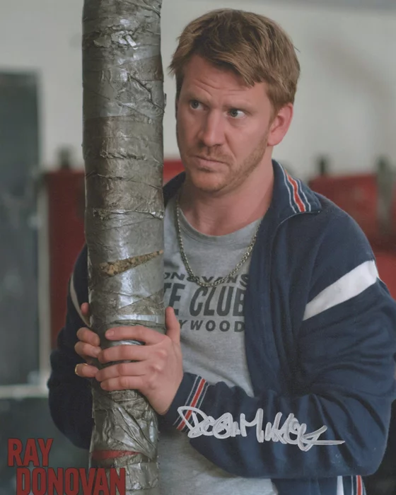 Dash Mihok autograph