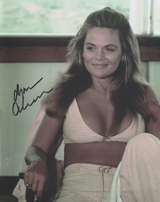 Dyan Cannon autograph