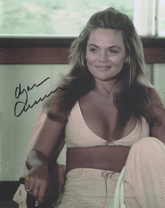 Dyan Cannon autograph