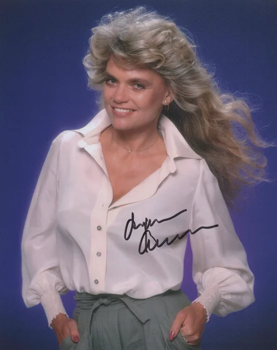Dyan Cannon autograph