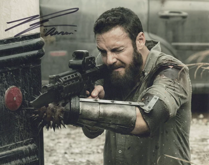 Ross Marquand autograph