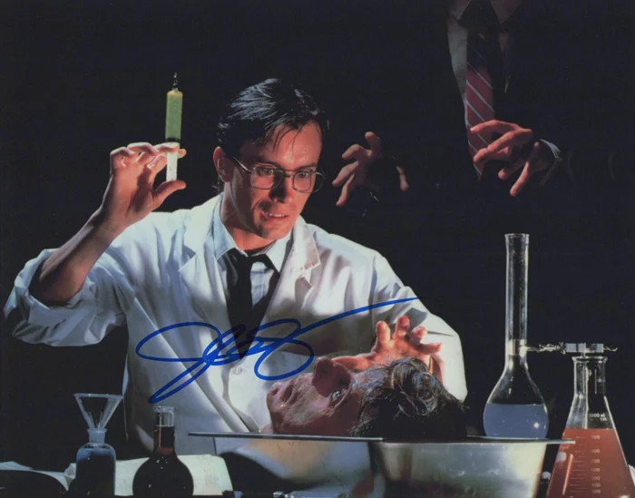 Jeffrey Combs autograph