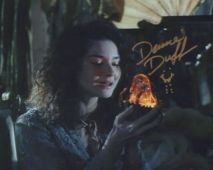 Denice Duff autograph