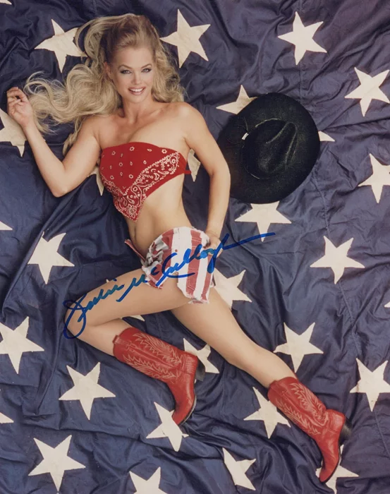 Julie McCullough autograph