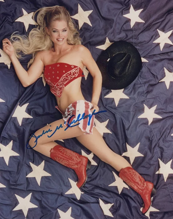 Julie McCullough autograph