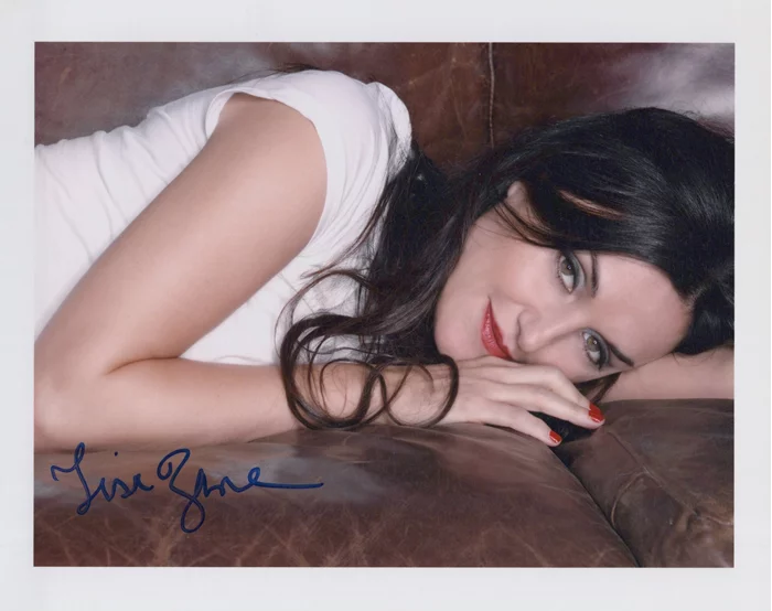 Lisa Zane autograph