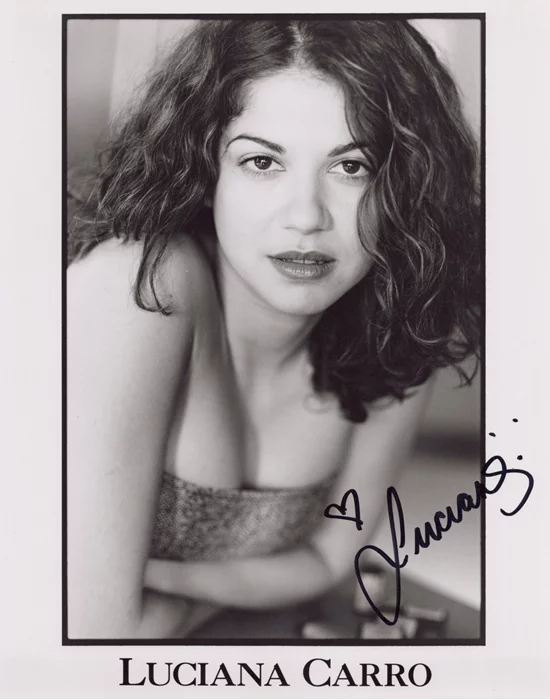 Luciana Carro autograph