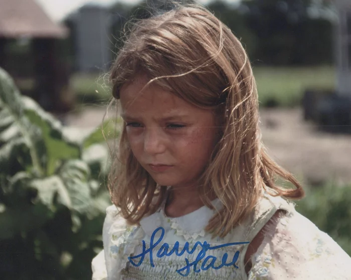 Hanna Hall autograph