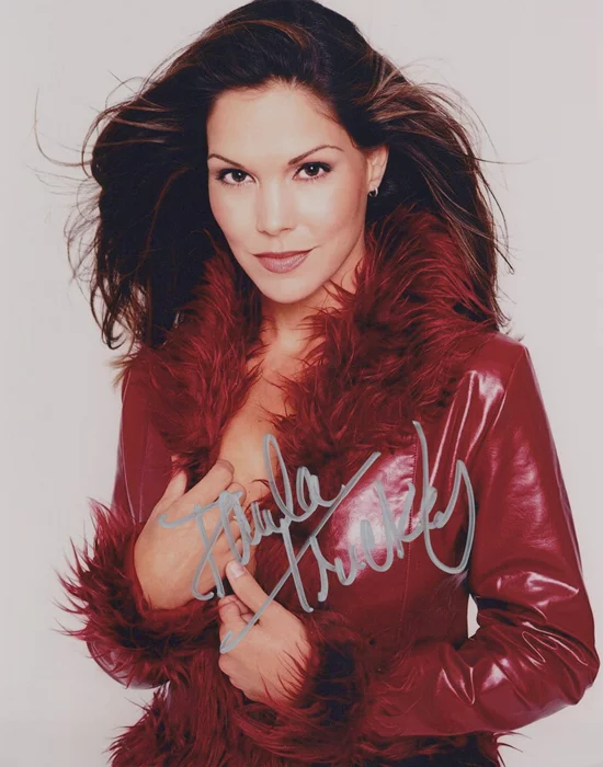 Paula Trickey autograph