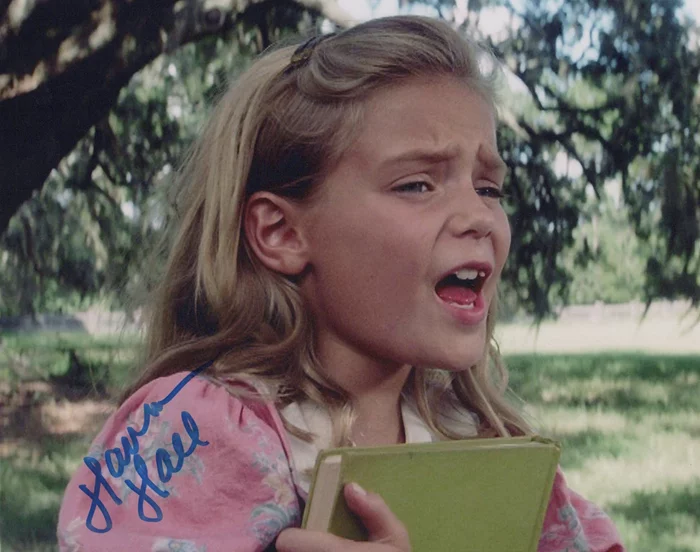Hanna Hall autograph