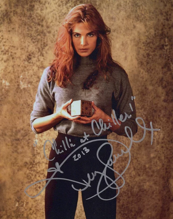 Terry Farrell autograph