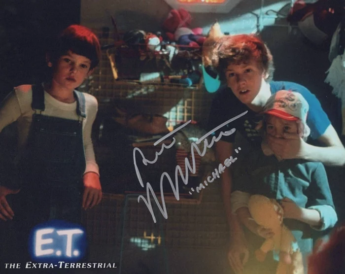 Robert MacNaughton autograph