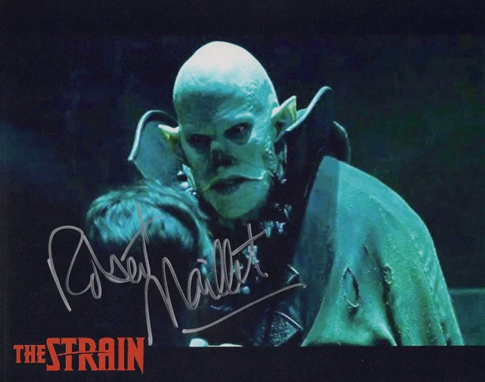 Robert Maillet autograph