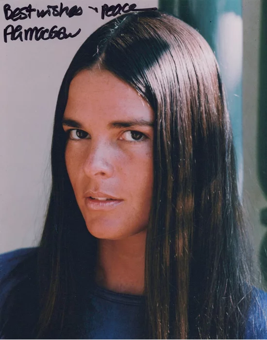 Ali MacGraw autograph