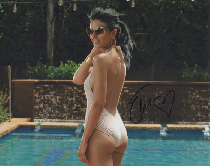 Emmanuelle Chriqui autograph