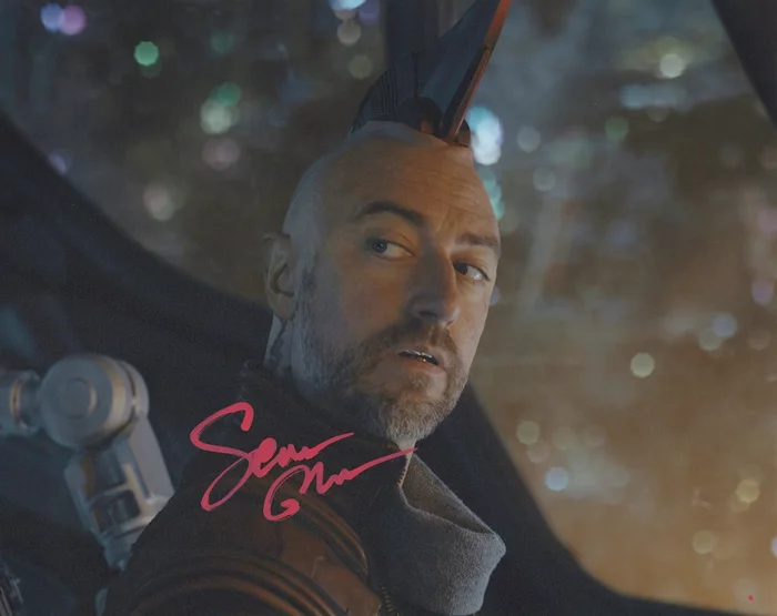Sean Gunn autograph