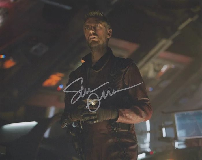 Sean Gunn autograph