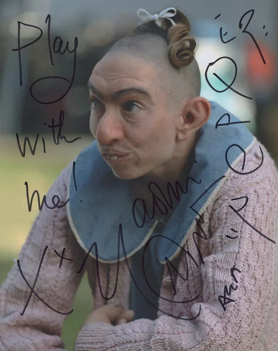 Naomi Grossman autograph