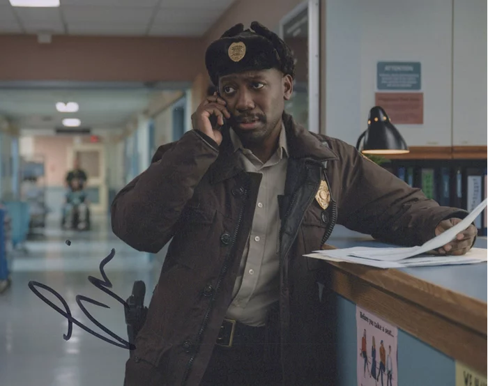 Lamorne Morris autograph