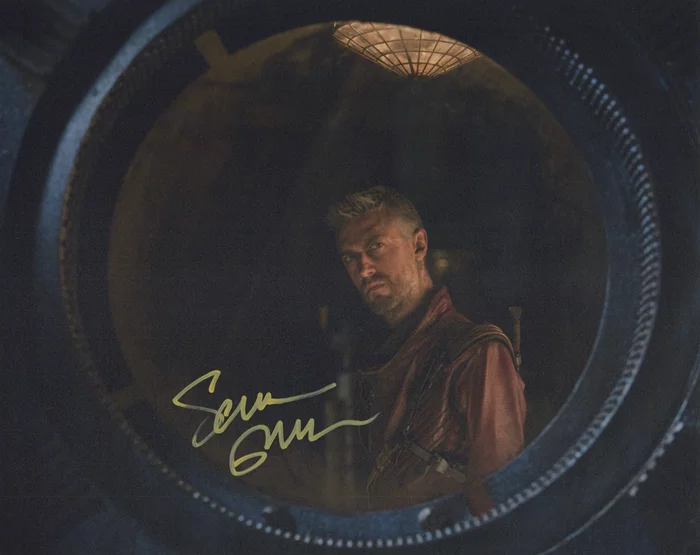 Sean Gunn autograph
