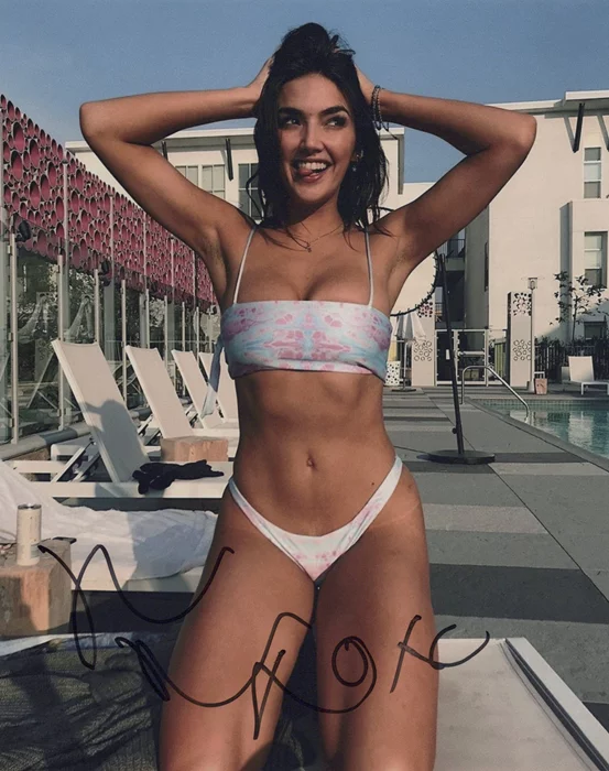 Hailee Keanna Lautenbach autograph