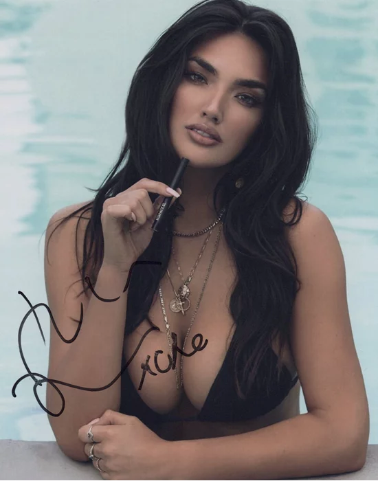 Hailee Keanna Lautenbach autograph