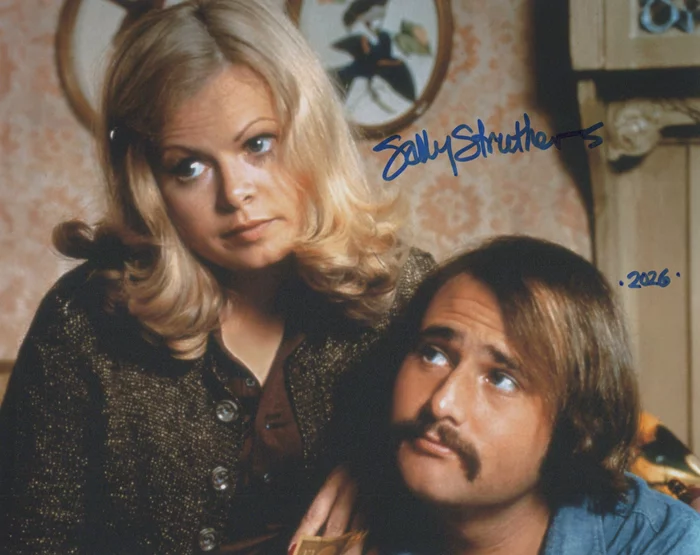 Sally Struthers autograph