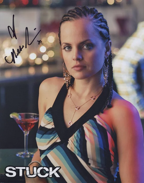 Mena Suvari autograph
