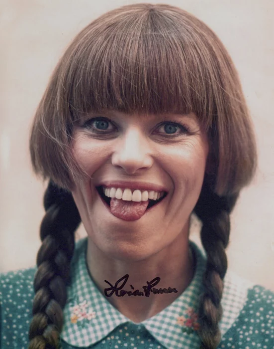 Louise Lasser autograph