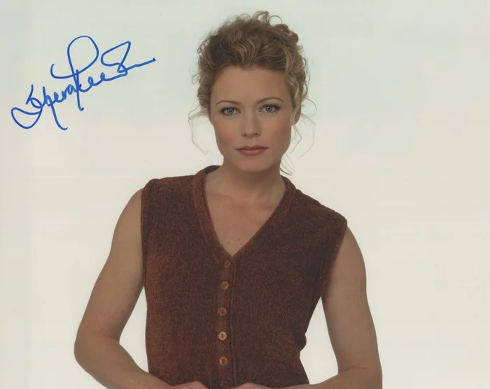 Sheree J. Wilson autograph