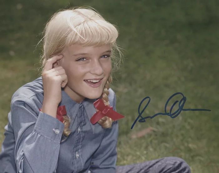 Susan Olsen autograph