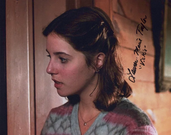 Lauren-Marie Taylor autograph