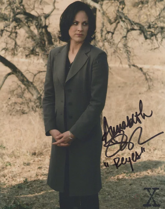 Annabeth Gish autograph