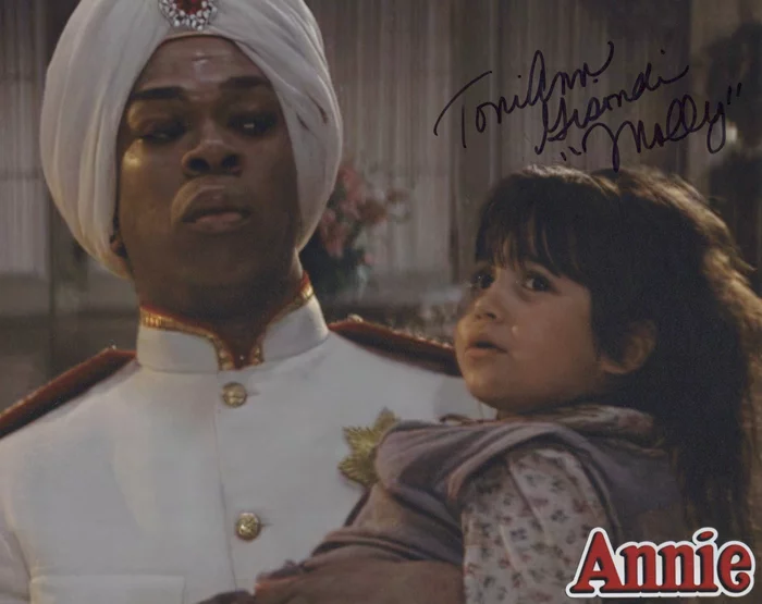 Toni Ann Gisondi autograph