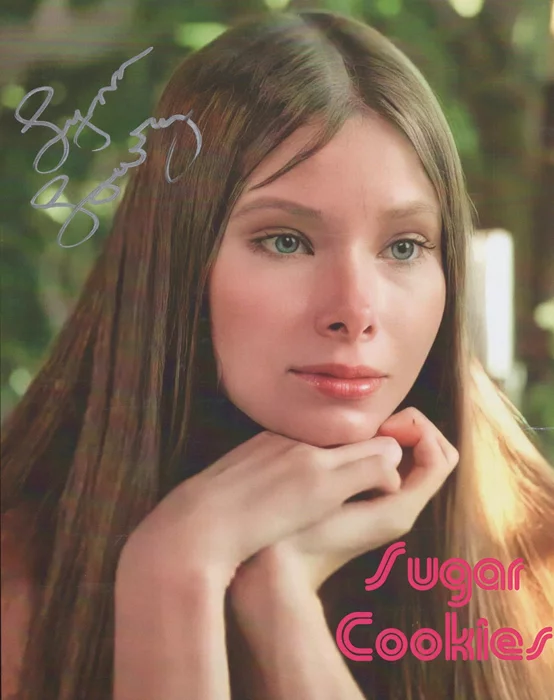 Lynn Lowry autograph