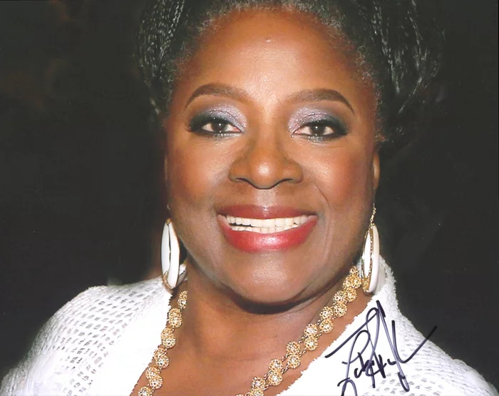 LaTanya Richardson autograph