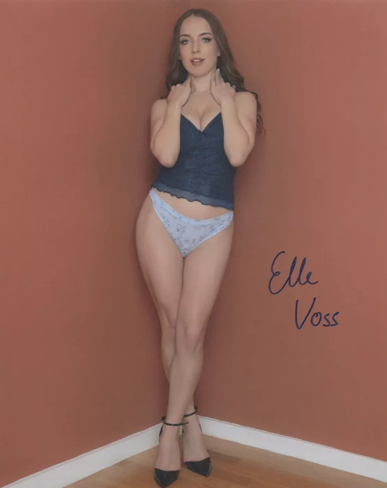 Elle Voss autograph