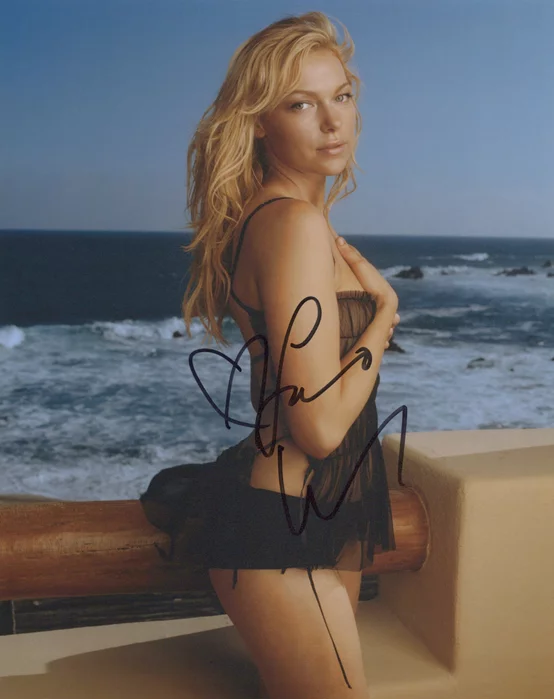 Laura Prepon autograph