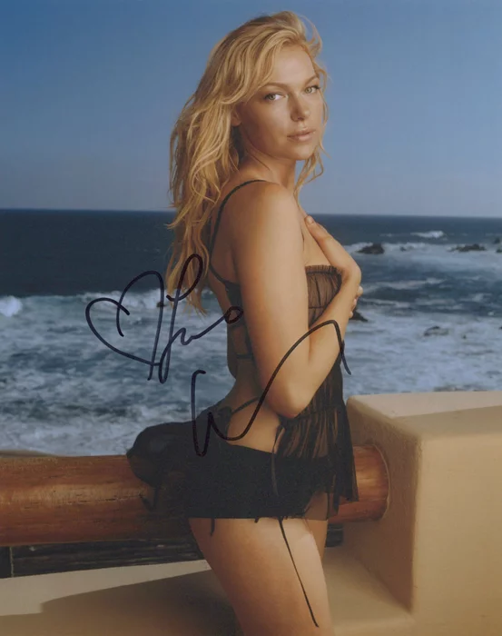 Laura Prepon autograph