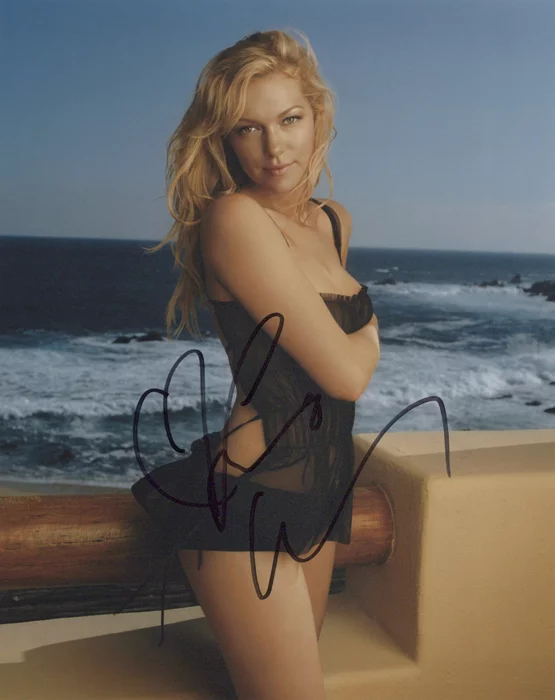 Laura Prepon autograph